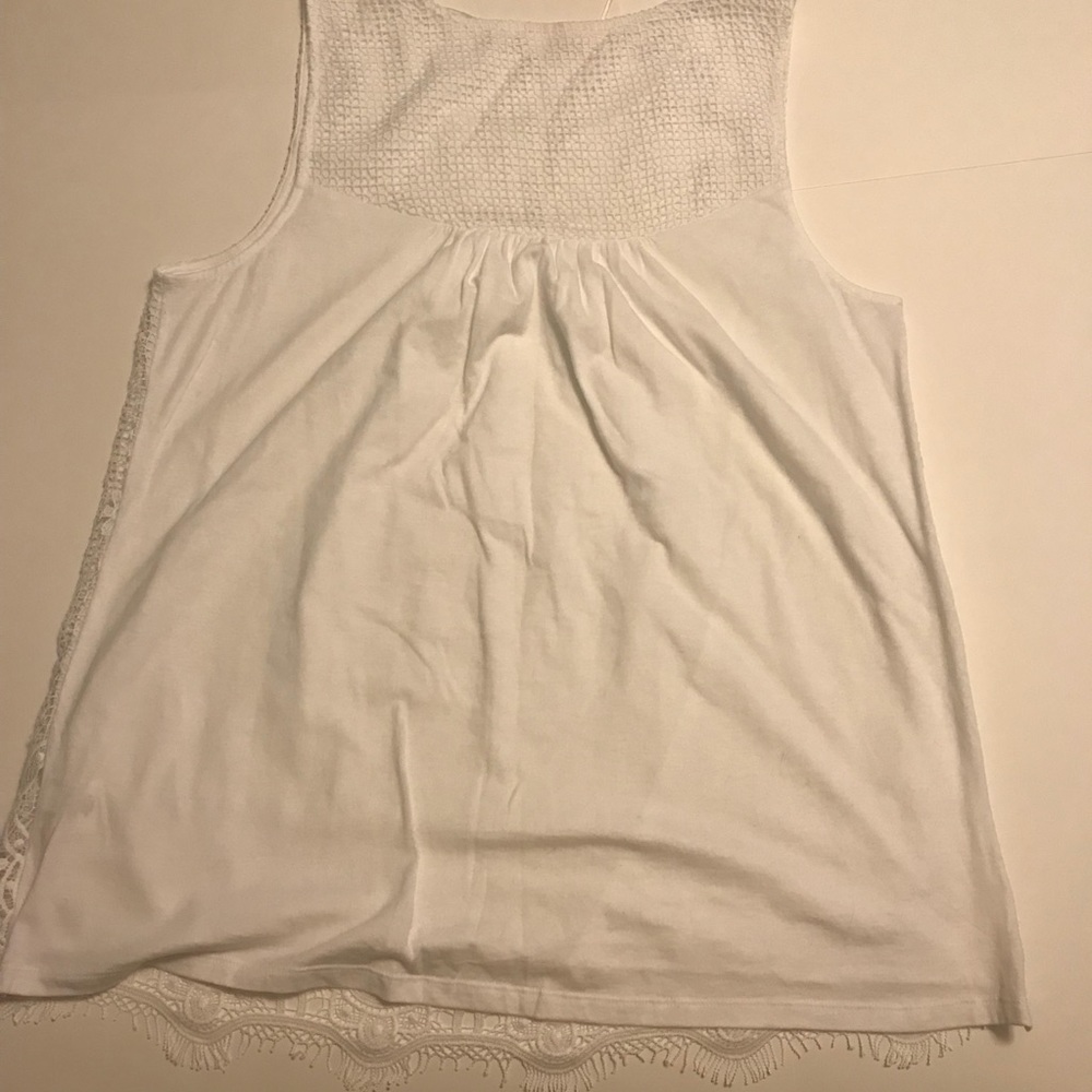 LAST CHANCE! NWOT NEVER WORN White Lacey Tank - Picture 2 of 4